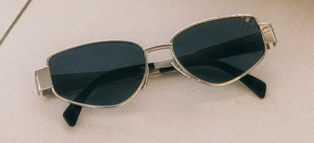 I miei occhiali da sole sono graffiati: cosa fare e come risolvere